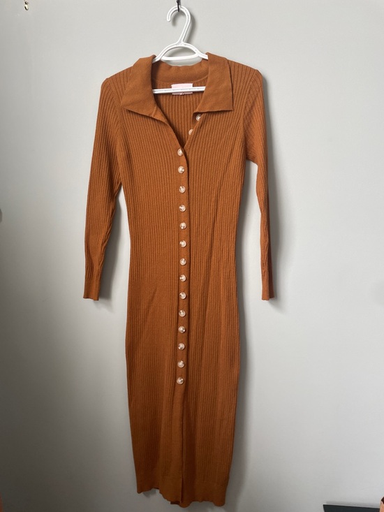 Heartloom Dresses & Skirts - Heartloom Ribbed Button-Front Long Sleeve Midi Dress in Rust